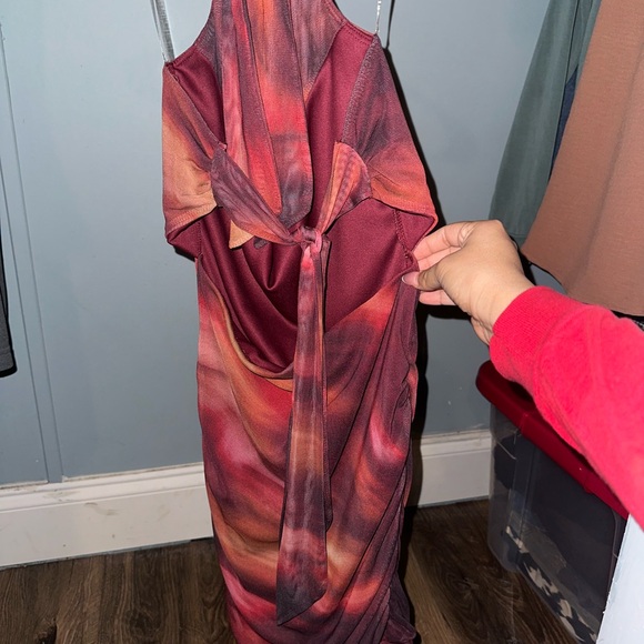 Windsor Sunset Halter Dress - Picture 2 of 2